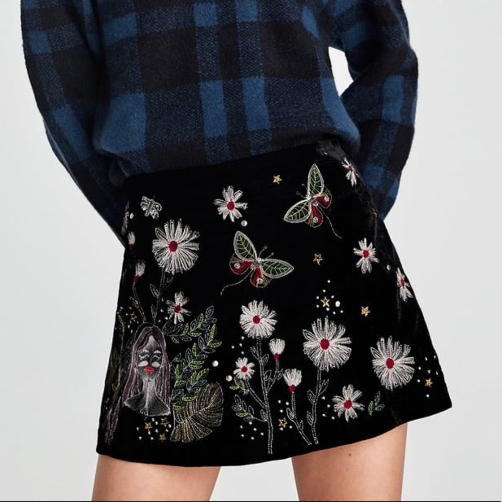 ZARA velvet embroidered mini skirt NWOT